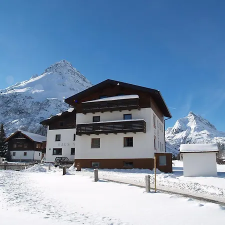 Haus Vereina Bed & Breakfast Galtür