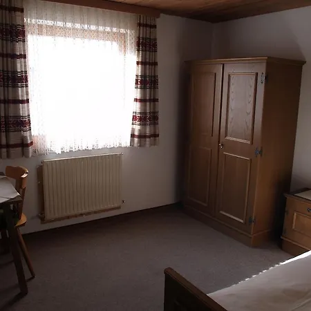 Haus Vereina Bed & Breakfast